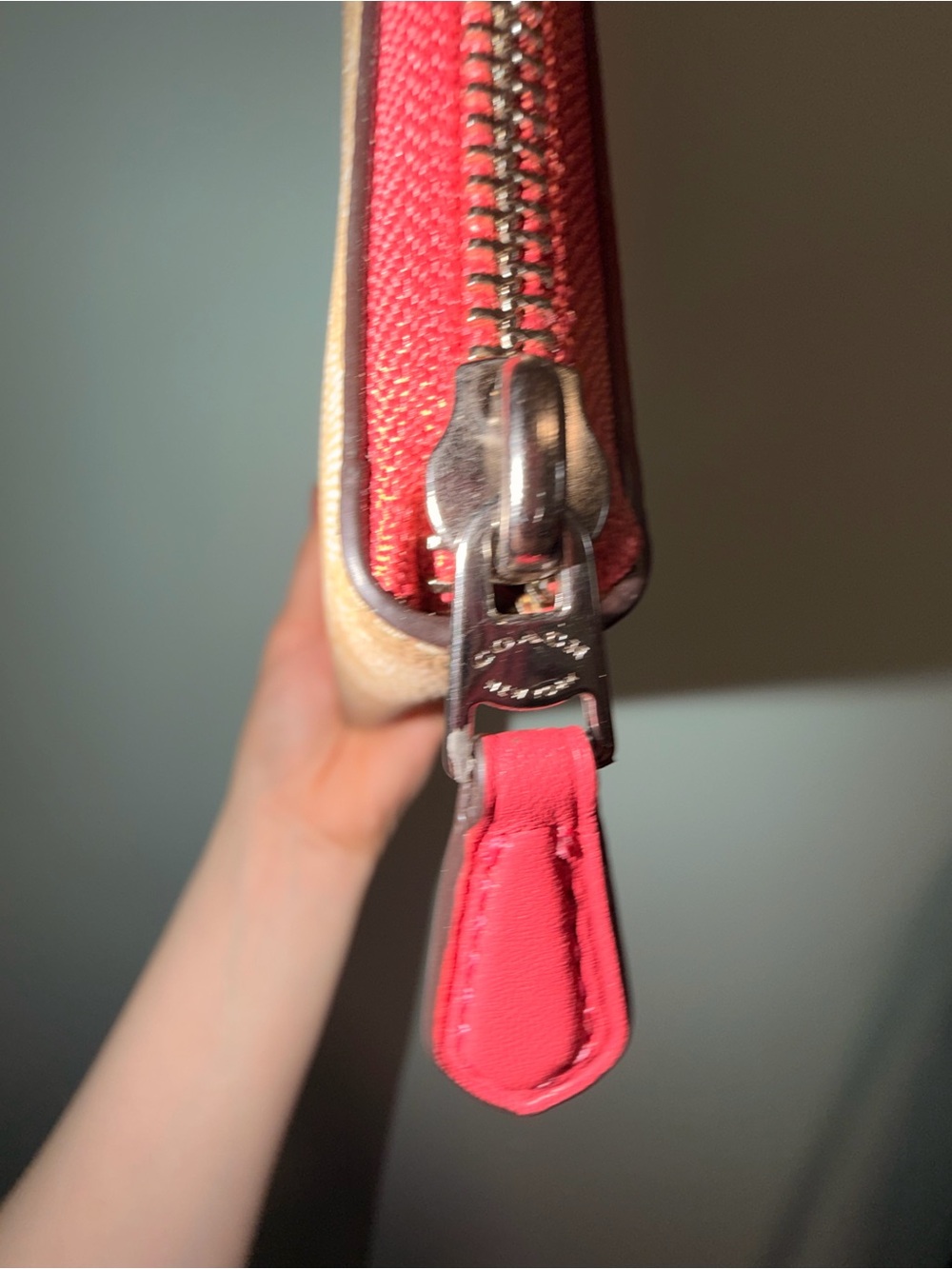 Coach Beige Signature Leather Wallet with Horse & Carriage and Red Heart Motif - Picture 3 of 5